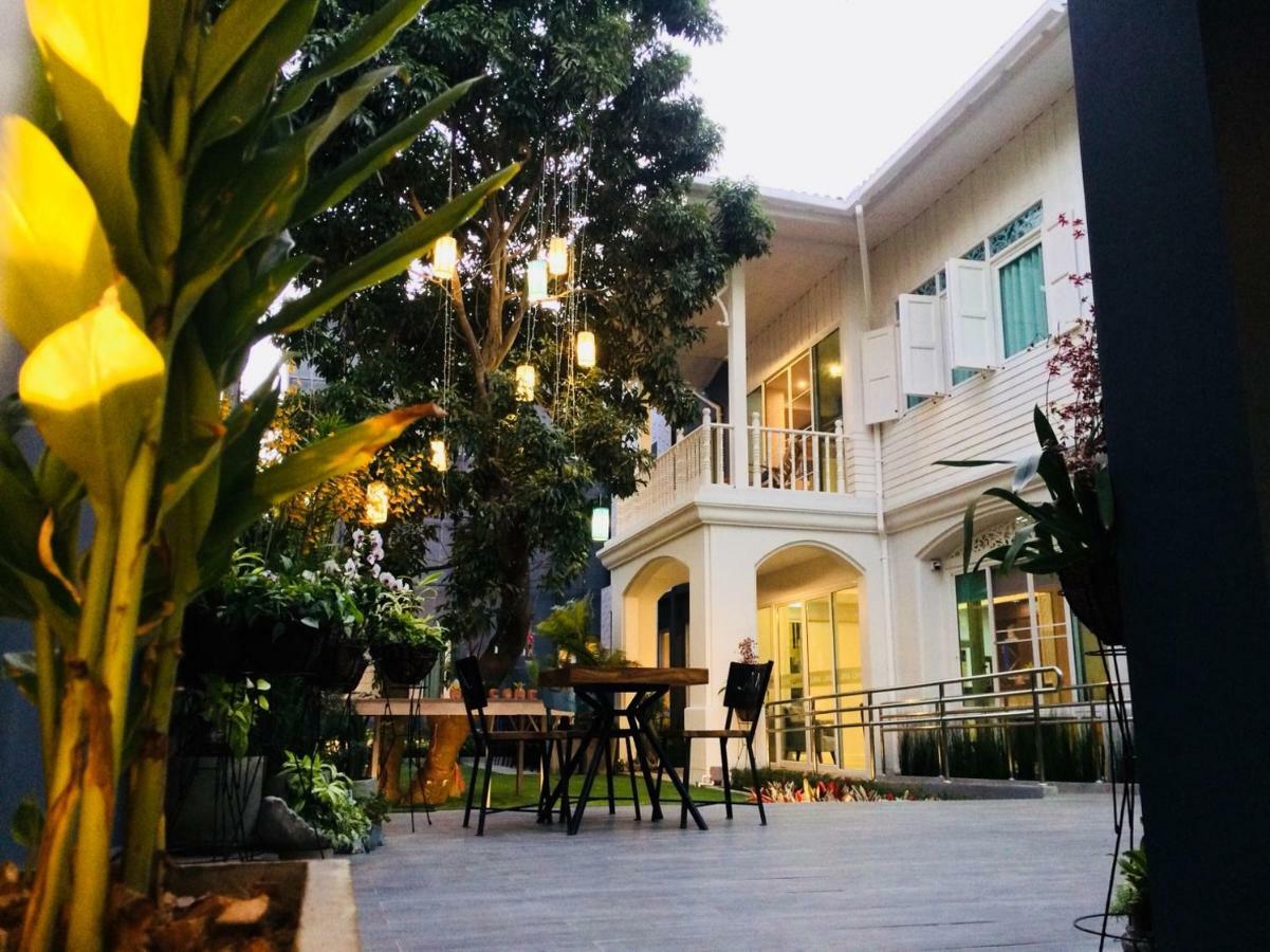 拉娜睡床空间酒店 清邁 外观 照片